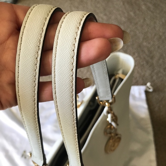 Large Michael Kors Bag - Picture 3 of 8